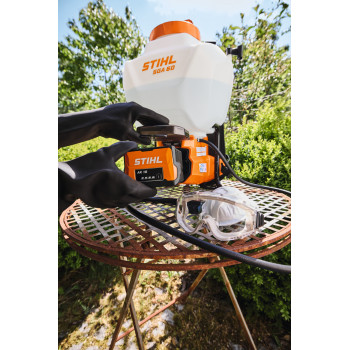 Akumulátorový postrekovač STIHL SGA 60 set s 2 x AK 10 + AL 101