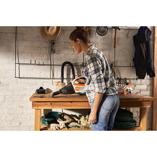 Akumulátorový vysávač STIHL SEA 20 SET